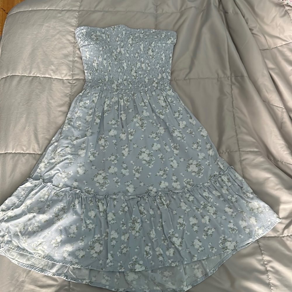 HOLLISTER Strapless Smocked Mini Dress